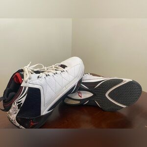 Jordan CP three basketball sneakers size 11 1/2 US